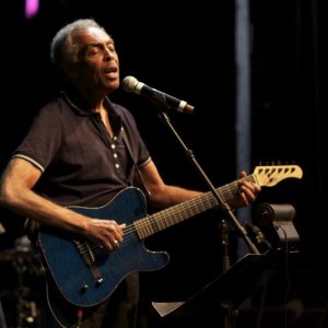 Viramundo: Gilberto Gil in concerto in una scena del documentario