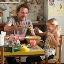 Una canzone per Marion: Christopher Eccleston e Orla Hill in una scena