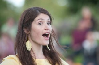 Una canzone per Marion: Gemma Arterton canta in una scena del film