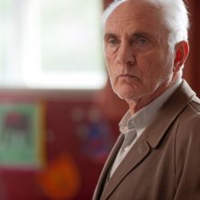 Una canzone per Marion: Terence Stamp interpreta Arthur in una scena del film
