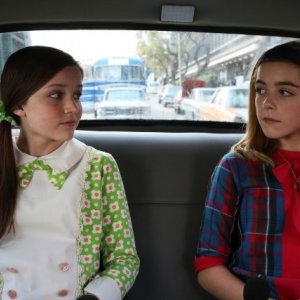 Mad Men: Kiernan Shipka e Cameron Protzman nell'episodio Favors