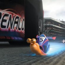 Turbo: la lumachina Turbo, doppiata in originale da Ryan Reynolds, in azione in una scena del film