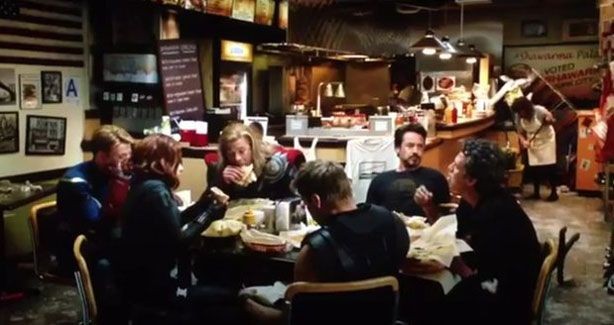 The Avengers: la cena a base di shawarma dopo i credits del film