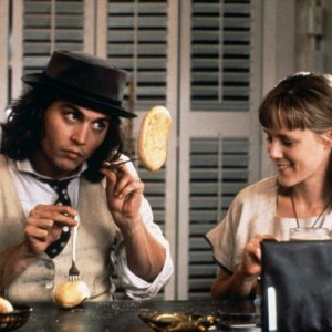 Benny & Joon: Johnny Depp e Mary Stuart Masterson in una scena del film