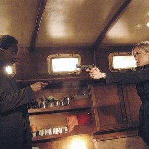 Red Widow: Radha Mitchell e Edi Gathegi nel pilot della serie