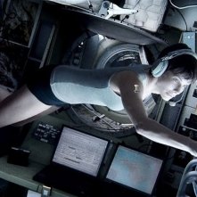 Gravity: Sandra Bullock fluttua nella navetta spaziale