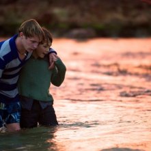 Drift: Sean Keenan e Kai Arbuckle in una scena del film