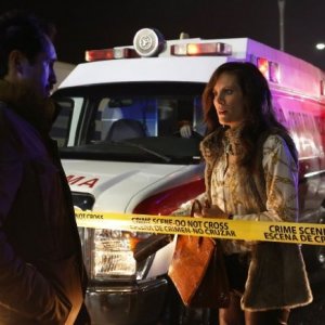 The Bridge: Annabeth Gish in una scena del pilot della serie