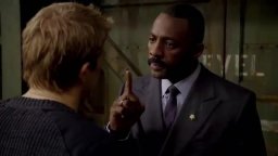 Clip 'Non osi mai più toccarmi' - Pacific Rim