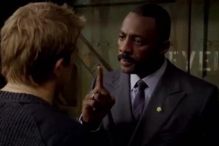 Clip 'Non osi mai più toccarmi' - Pacific Rim