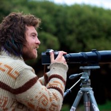 Drift: Sam Worthington guarda lontano in una scena del film