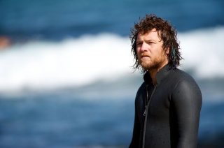 Drift: Sam Worthington in tenuta acquatica in una scena del film