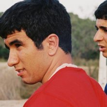 Les Apaches: Aziz El Adachi e Hamza Mezziani in una scena