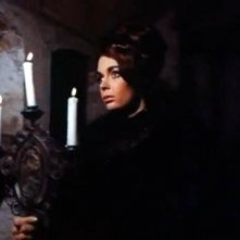Barbara Steele in una scena del film Lo spettro di Riccardo Freda
