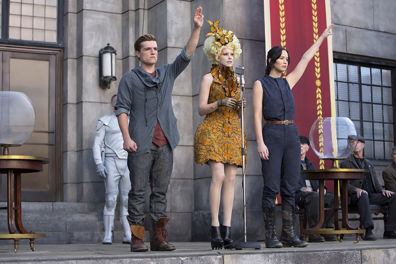 Hunger Games La Ragazza Di Fuoco Jennifer Lawrence Elizabeth Banks E Josh Hutcherson In Una Scena 280711