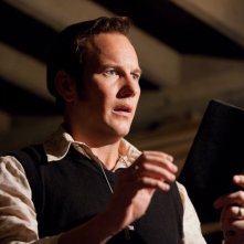 Patrick Wilson tenta un esorcismo in una scena de L'Evocazione - The Conjuring