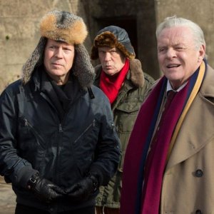 Red 2: Bruce Willis, John Malkovich e Anthony Hopkins in una scena del film