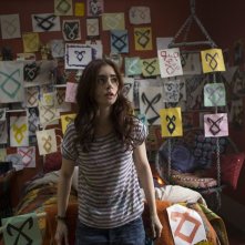 Shadowhunters - Città di ossa: Lily Collins è Clary in una scena del film