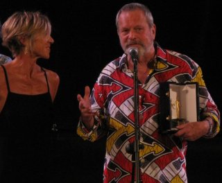 Terry Gilliam sul palco del Teatro Romano ritira il Premio Fiesole