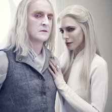 Defiance: Tony Curran e Jaime Murray in una foto promozionale