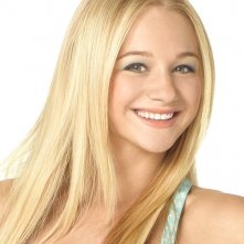 Teen Beach Movie: Mollee Gray in una foto promozionale è Giggles