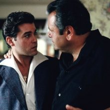 Quei bravi ragazzi: Ray Liotta e Paul Sorvino in una scena del film