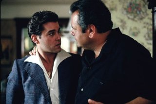 Quei bravi ragazzi: Ray Liotta e Paul Sorvino in una scena del film