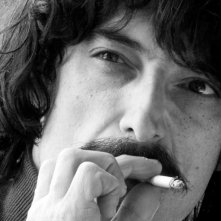 Fiabeschi torna a casa: il regista e interprete del film Max Mazzotta in una foto promozionale