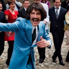 Fiabeschi torna a casa: il regista e interprete del film Max Mazzotta in una scena