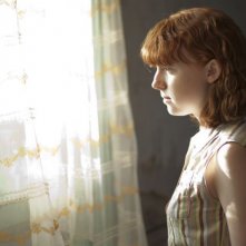 Foxfire - Ragazze cattive: Katie Coseni pensierosa in una scena nel ruolo di Maddy