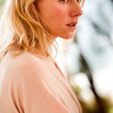 Naomi Watts nel ruolo di Lil in una scena di Two Mothers