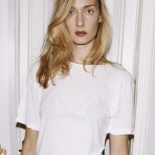 Eva Riccobono in posa in un'immagine promozionale