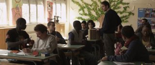 La mia classe: Valerio Mastandrea nei panni del professore in una scena del film