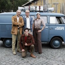 Les Grandes Ondes: Valérie Donzelli con Francisco Belard, Michel Vuillermoz e Patrick Lapp in un'immagine promozionale