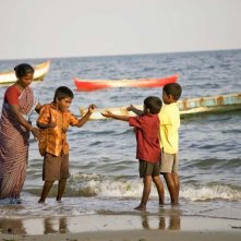 On the Way to School: una scena del film incentrato sull'infanzia e sull'insegnamento