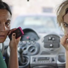 Via Castellana Bandiera: Alba Rohrwacher in un momento del film con la regista e protagonista Emma Dante