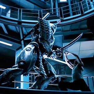 Wolverine: l'immortale - Hugh Jackman impegnato in combattimento in una scena del film