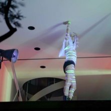 Exhibition: la cantante Viv Albertine in una scena tratta dal film