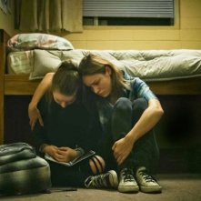 Short Term 12: Brie Larson in una scena del film con Kaitlyn Dever