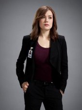 The Blacklist: Megan Boone in una foto promozionale della serie