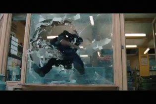 Clip 'Scontro nel minimarket?' - Red 2