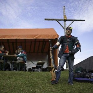 Heritage: un'immagine del documentario sulla fascinazione per le armi in Svizzera