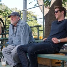 Liam Hemsworth con Richard Dreyfuss ne Il potere dei soldi