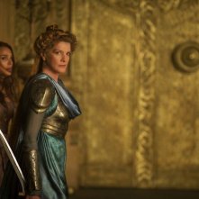 Thor: The Dark World, Rene Russo e Natalie Portman in una scena del film