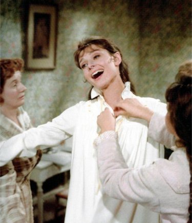 Audrey Hepburn in una scena del film My Fair Lady