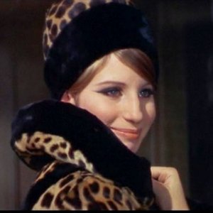 Barbra Streisand in una scena del film Funny Girl