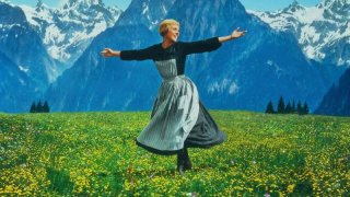 Julie Andrews in una scena del film Tutti insieme appassionatamente