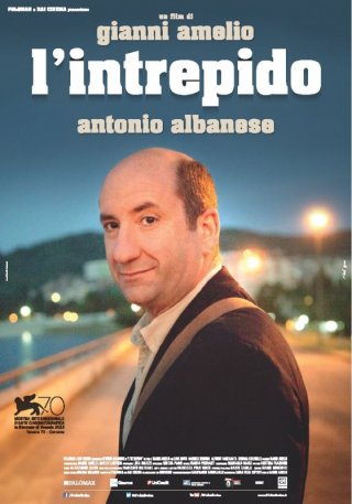 L'Intrepido: Antonio Albanese nella locandina del film