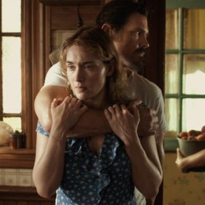 Labor Day: Kate Winslet in una scena con Josh Brolin e Gattlin Griffith