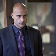 Low Winter Sun: Mark Strong in una scena del pilot della serie